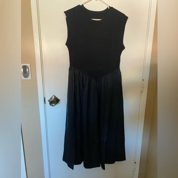 Amazon Black Midi Dress with Cap Sleeves - Picture 3 of 6